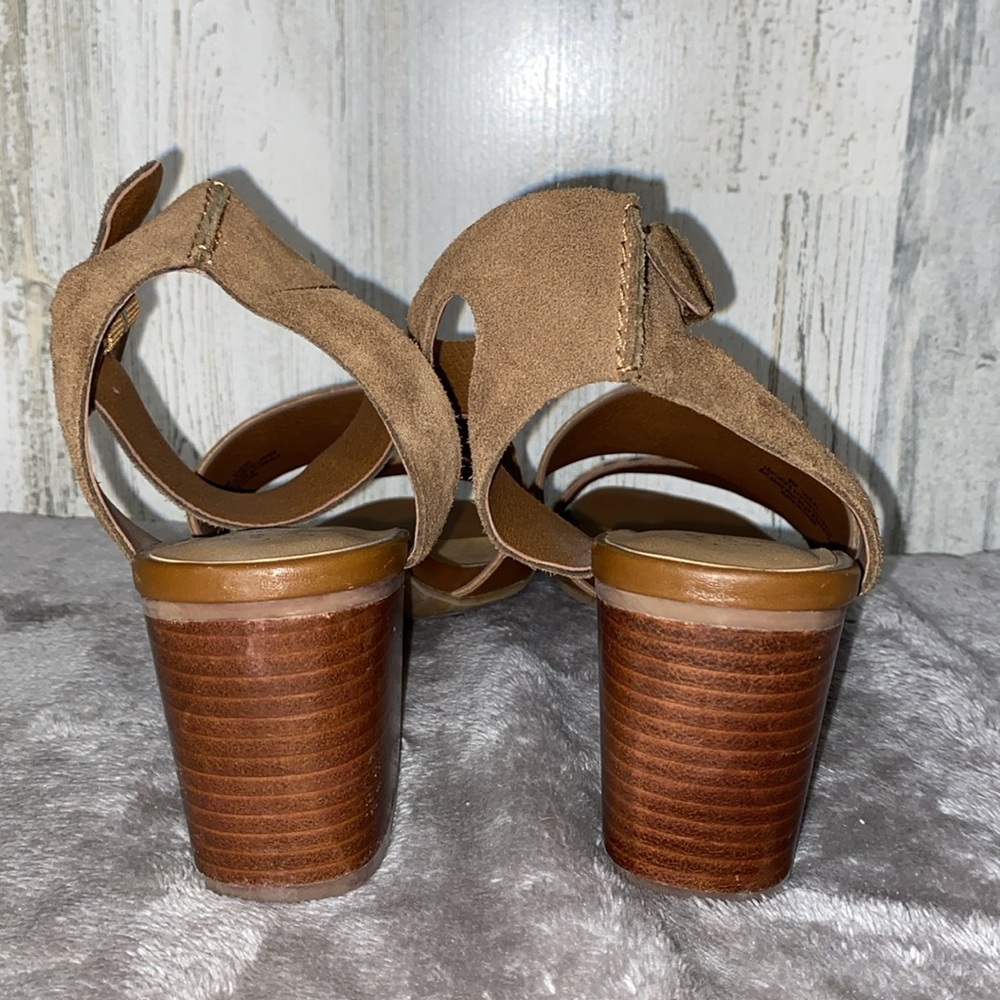 0916 Crown Vintage Vicki Leopard Sandals - Picture 4 of 10